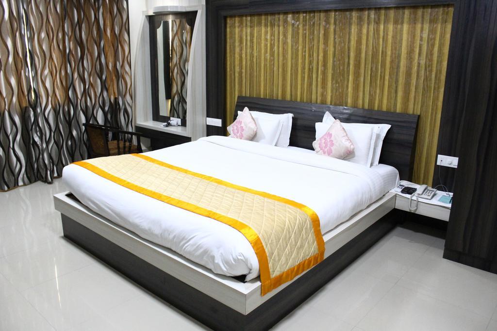 Bodhgaya Regency Hotel Esterno foto